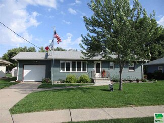 127 Airview Dr, Sergeant Bluff, IA 51054