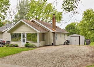 216 56th St, Des Moines, IA 50312