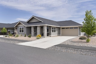 2646 NW 25th St, Redmond, OR 97756