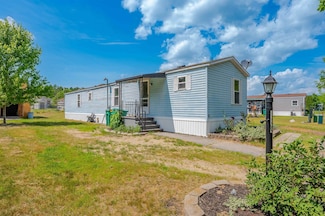 133 Daffodil Hill Ln, Rochester, NH 03868