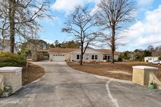 1848 Watts Landing Rd, Hampstead, NC 28443