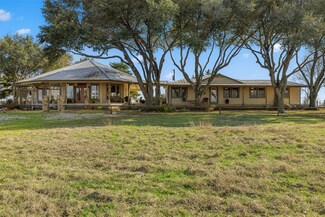 2346 Bruno Rd, Schulenburg, TX 78956