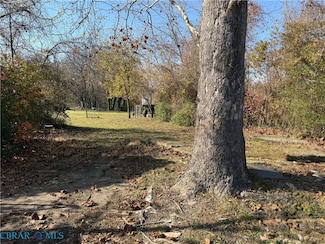 102 S Freeman St, Blackstone, VA 23824