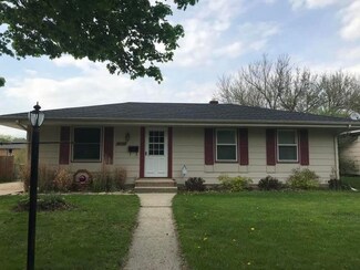 2520 Heritage Ct, Rockford, IL 61108