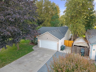 25316 39th Ave E, Spanaway, WA 98387