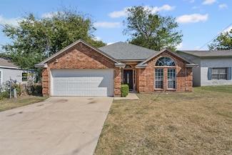 321 Meadow Park Dr, Fort Worth, TX 76108