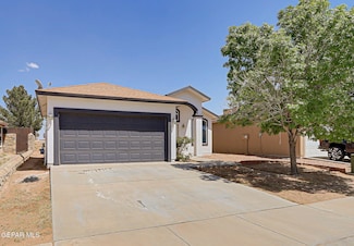 3262 Maple Point Dr, El Paso, TX 79938