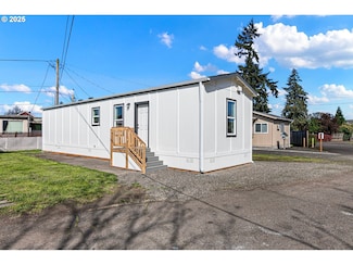 1085 W 1st Ave Unit 2, Junction City, OR 97448
