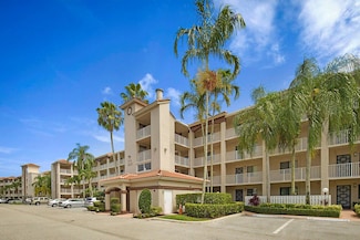 6037 Pointe Regal Cir Unit 403, Delray Beach, FL 33484
