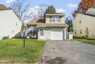 13 Weathercrest Dr, Schenectady, NY 12302