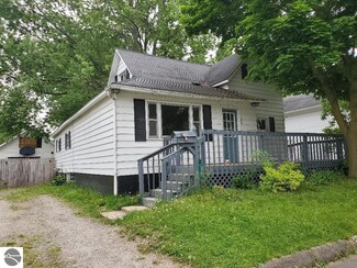 129 Valley Ave, Alma, MI 48801