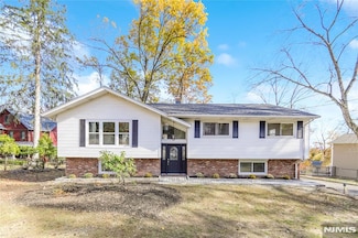 70 Kinderkamack Rd, Woodcliff Lake, NJ 07677