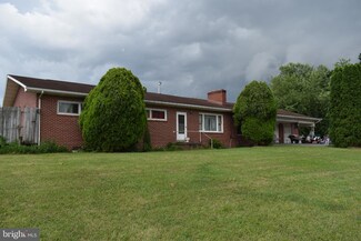 1112 Paynes Ford Rd, Martinsburg, WV 25405