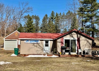 104 Burns Rd, Harrison, MI 48625