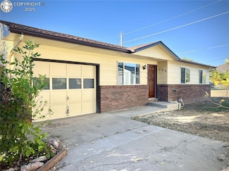 709 Oxford Ct, Cañon City, CO 81212
