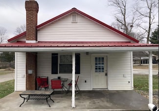 14213 Main St, Moores Hill, IN 47032