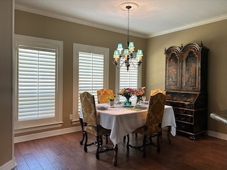 8 Republic Dr, Waco, TX 76708
