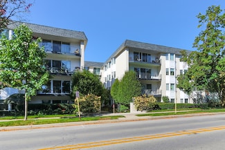 715 Ridge Rd Unit 2E, Wilmette, IL 60091