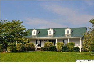 151 Emerald Valley Ln, Sylacauga, AL 35151