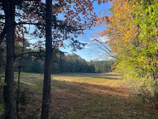 33a Bowdoinham Rd, Lisbon Falls, ME 04252