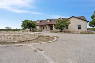 31 Running Deer Meadows, Del Rio, TX 78840