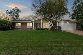 2858 Firelight Dr, Saint Louis, MO 63129