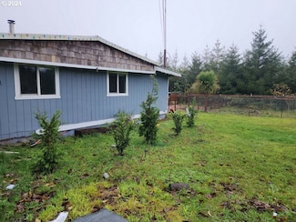 17621 Brown Deer Ln, Brookings, OR 97415