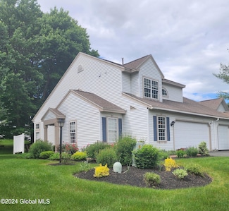 29 Highpointe Dr, Troy, NY 12182