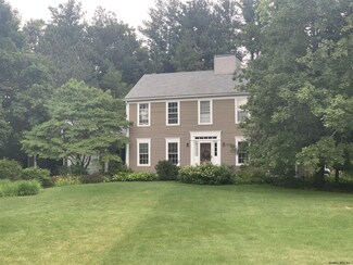 5 Beaver Pond Rd, Albany, NY 12211