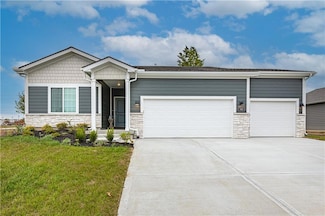 309 SW Hawthorne Ln, Blue Springs, MO 64014