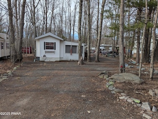 3431 Dakota Ln, Shohola, PA 18458