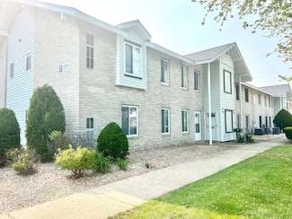 33 Juniper Ct, Coram, NY 11727