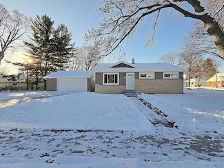 419 Peters Dr, Waukesha, WI 53188