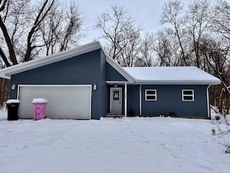 11940 3rd St, Osceola, IN 46561