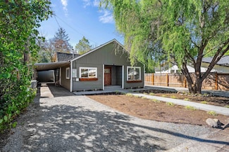 711 SE Riverside Ave, Grants Pass, OR 97526