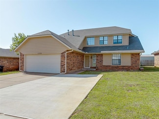 2300 NE 9th St, Moore, OK 73160