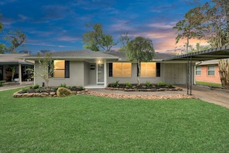 2215 Gardenia Dr, Houston, TX 77018