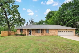 807 E College St, Athens, TX 75751