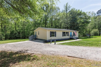10610 Winchester Dr, Amelia Court House, VA 23002