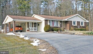 46 Morgan Ln, Pine Grove, PA 17963