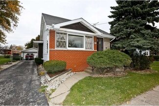 110 E Harriet St, Thornton, IL 60476