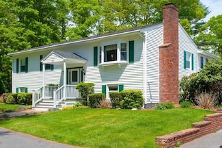 337 Mendall Rd, Acushnet, MA 02743