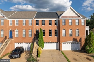 43877 Sandburg Square, Ashburn, VA 20147