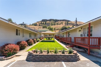 280 E Grand Coulee Ave, Grand Coulee, WA 99133