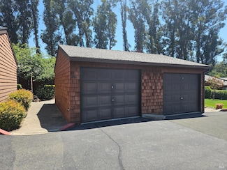 206 Indian Creek Dr, Santa Rosa, CA 95409