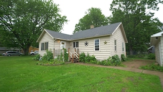 225 Silverwood Ave, Marble, MN 55764