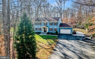 8174 Hillcrest Dr, Manassas, VA 20111