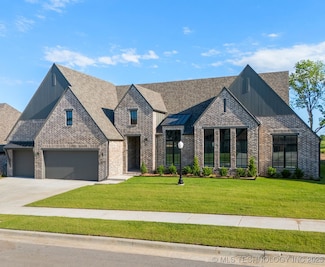 1603 Pinecrest Dr, Claremore, OK 74017