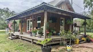 306 Paisano Dr, George West, TX 78022