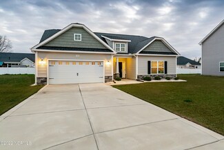3232 Dandelion Dr, Grimesland, NC 27837